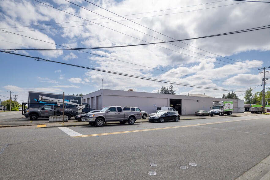 More Photos Of 14600 Ambaum Blvd SW, Burien Auto Repair For Lease