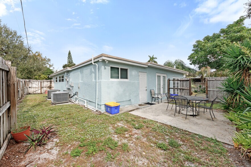 More Photos Of 112 Milton St, Lantana Apartments For Sale