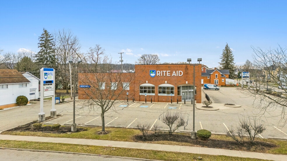 More Photos Of 735 N Water St, Uhrichsville Drugstore For Lease