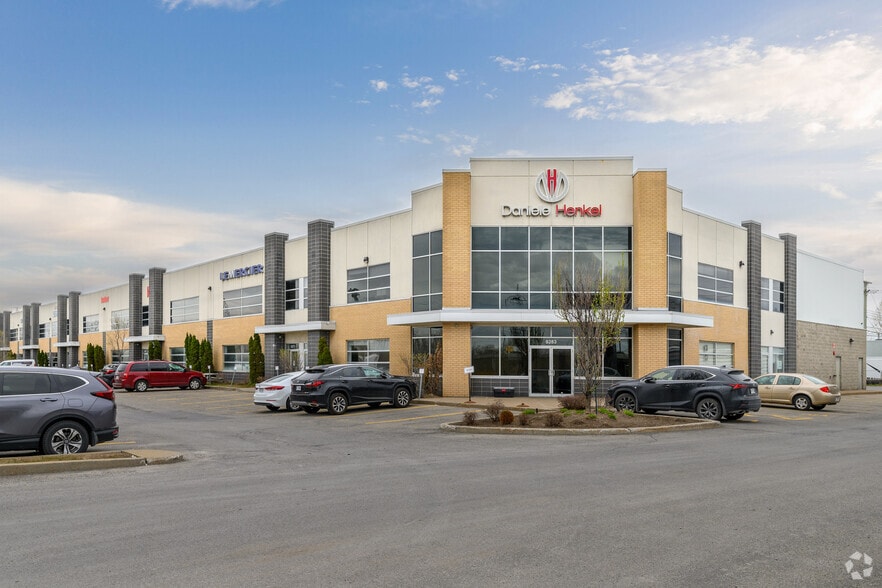 Primary Photo Of 9251-9283 Thimens Rue, Pierrefonds Light Distribution For Lease