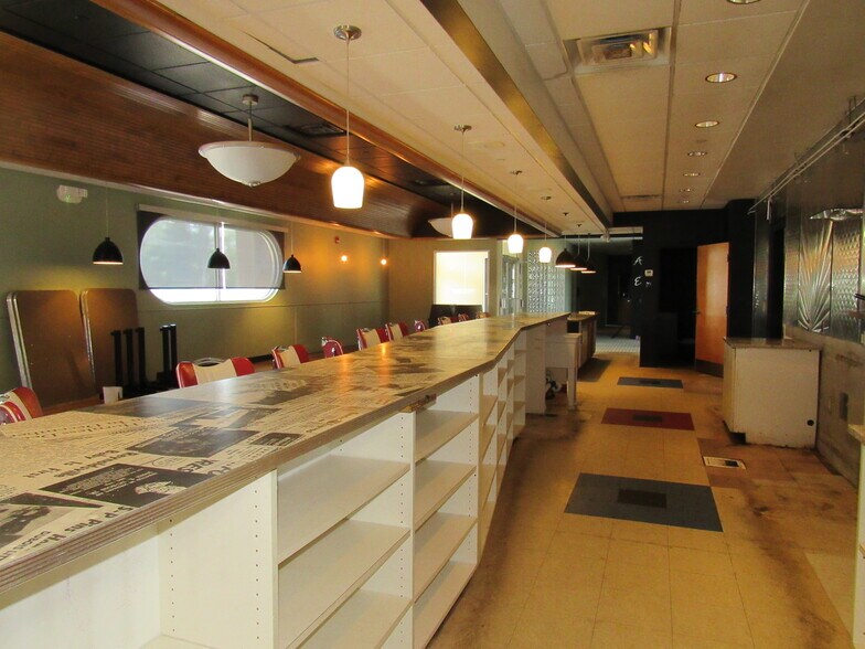 More Photos Of 150 W Dubois Ave, Dubois General Retail For Lease
