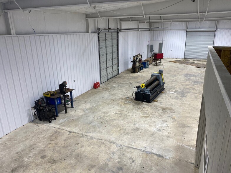 More Photos Of 1203 Missouri St, South Houston Warehouse For Lease