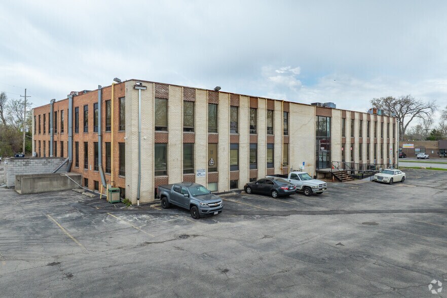 More Photos Of 10001 W Roosevelt Rd, Westchester Office For Sale
