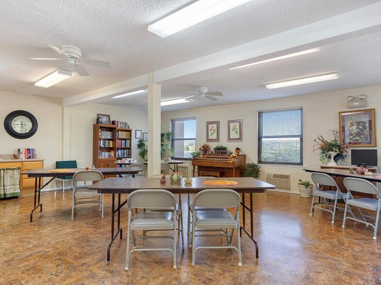 More Photos Of 100 Village Sq, Russellville Apartments For Sale