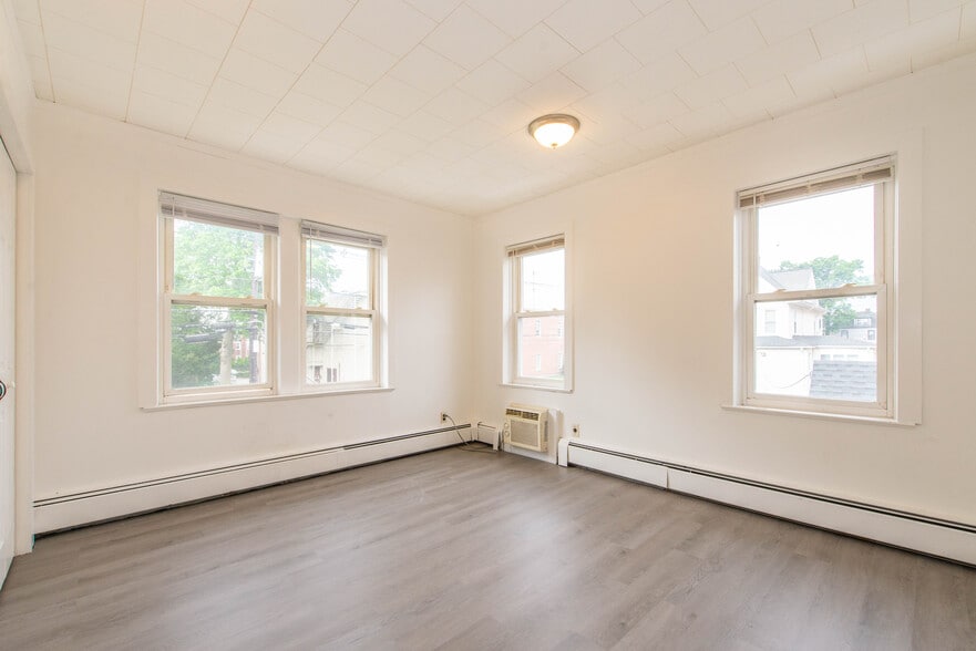 More Photos Of 22 E Quackenbush Ave, Dumont Apartments For Sale