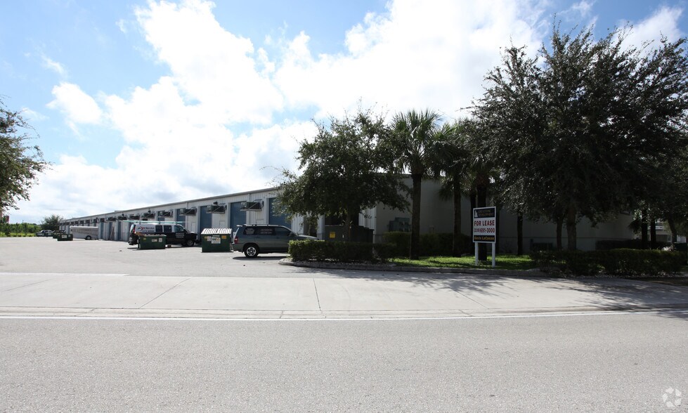 More Photos Of 735 NE 19TH Pl, North Fort Myers Warehouse For Lease
