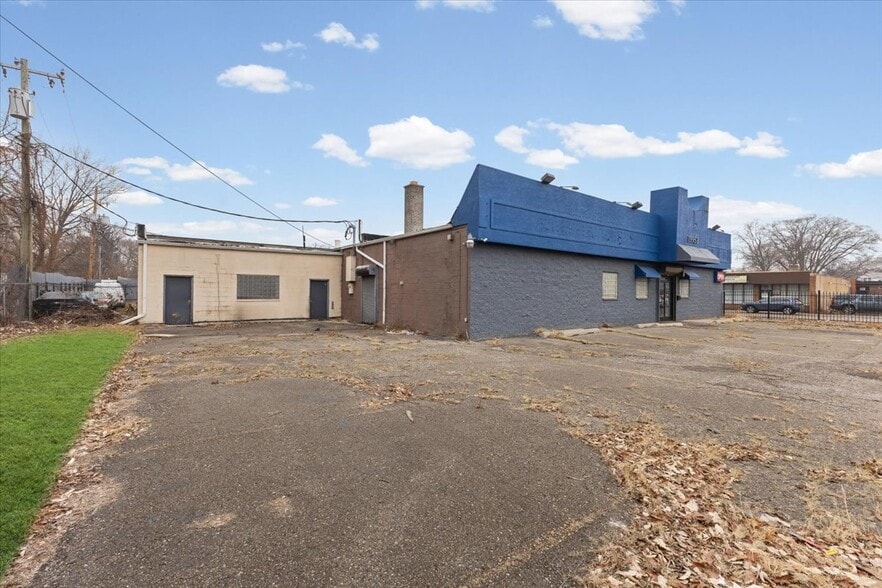 More Photos Of 19953 Conant St, Detroit Medical For Sale