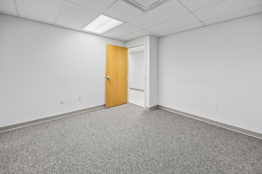 More Photos Of 314 Chris Gaupp Dr, Galloway Medical For Lease