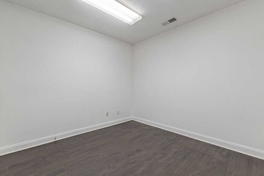 More Photos Of 500 Lanier Ave W, Fayetteville Office For Lease