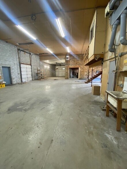 More Photos Of 728 McKendrick, Grand Rapids Manufacturing For Lease