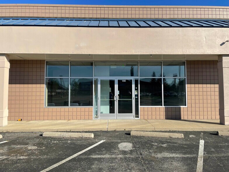 More Photos Of 1609-1619 Mall Dr, Benton Harbor General Retail For Sale