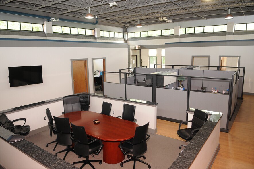 More Photos Of 611 S Sandusky St, Delaware Office For Sale