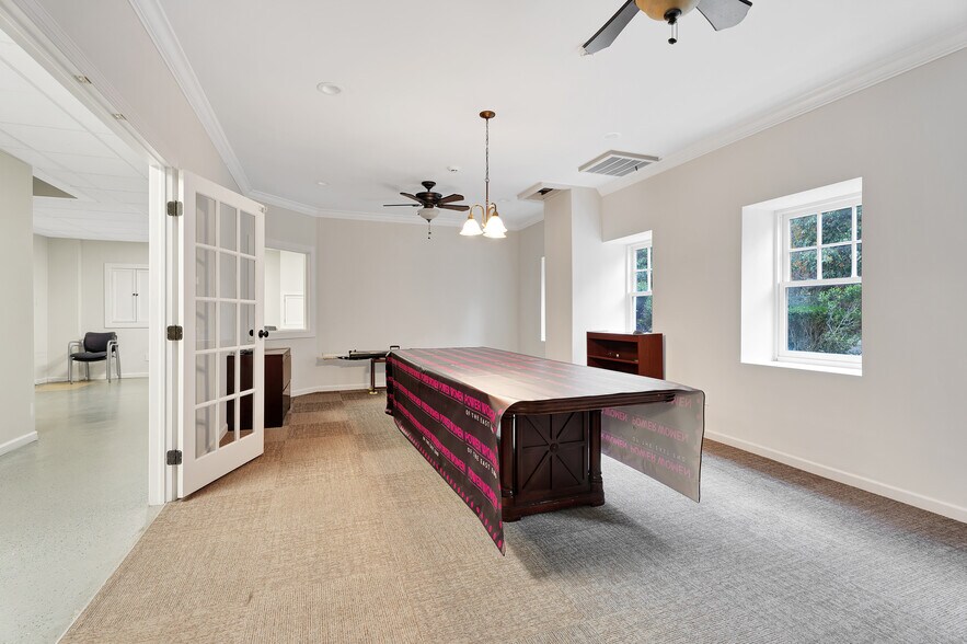 More Photos Of 2036 County Road 39, Southampton Office For Sale