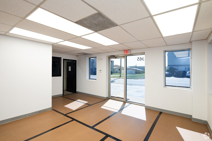 More Photos Of 365 Water St, Wilmington Warehouse For Lease