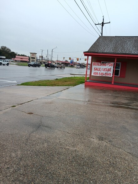 More Photos Of 490 Texas Ave, Bridge City Office For Sale