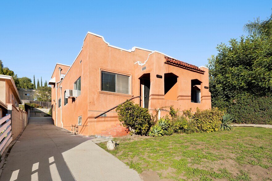 More Photos Of 2243 India St, Los Angeles Multifamily For Sale