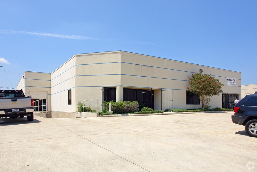 More Photos Of 12903-12907 Agency Dr, San Antonio Warehouse For Lease