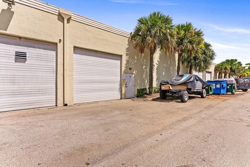 More Photos Of 352 Tall Pines Rd, West Palm Beach Warehouse For Sale