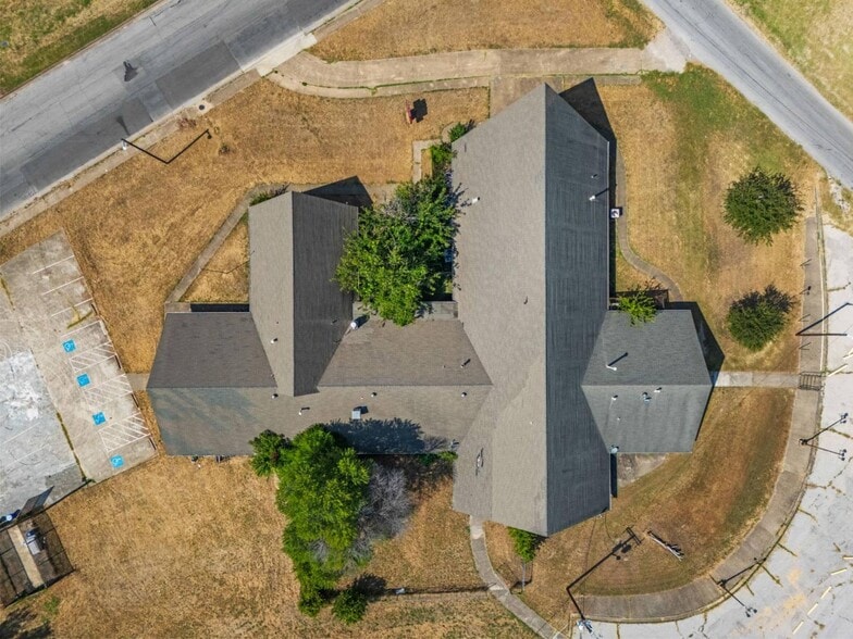 More Photos Of 825 W Pentagon Pky, Dallas Religious Facility For Sale