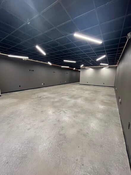 More Photos Of 527 Mary Esther Blvd, Fort Walton Beach Storefront For Lease