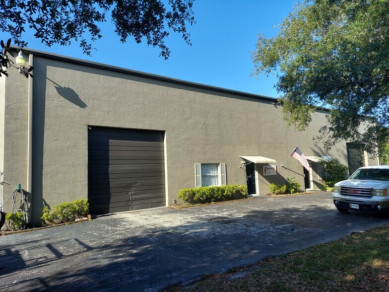 More Photos Of 131 Scarlett Blvd, Oldsmar Warehouse For Lease