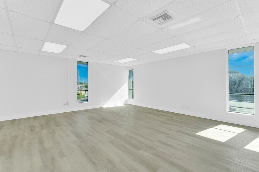 More Photos Of 1900 N University Dr, Pembroke Pines Office For Lease