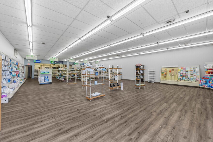 More Photos Of 3 Geddes Street Ext, Holley Supermarket For Sale