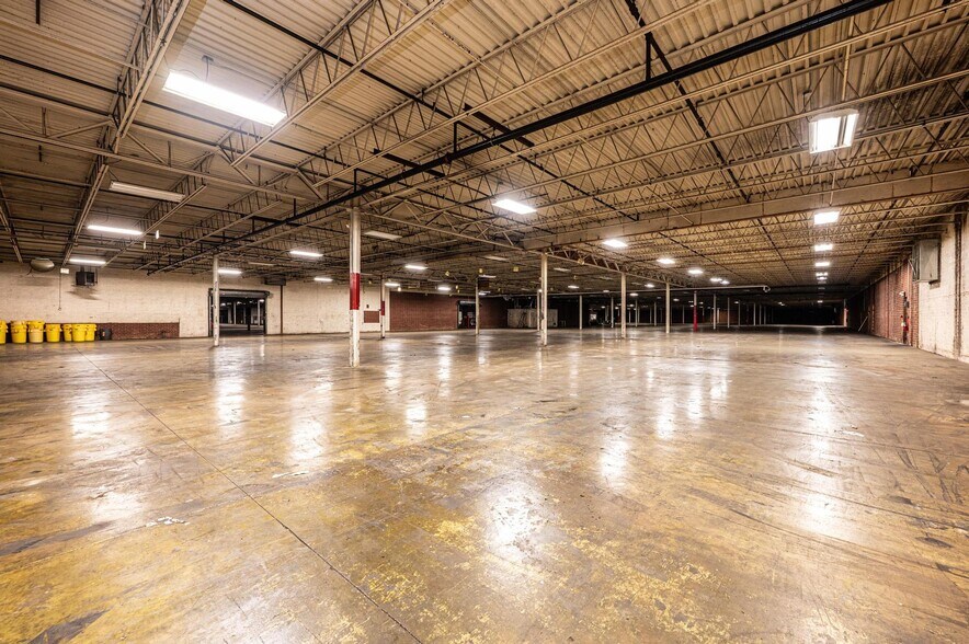 More Photos Of 106 Somerset Dr, Conover Manufacturing For Lease