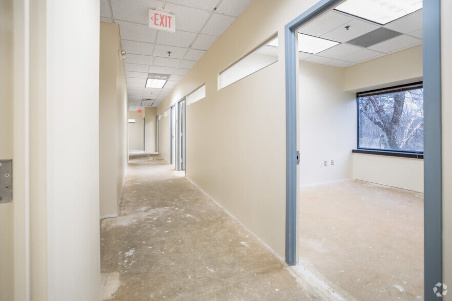 More Photos Of 40 W Gude Dr, Rockville Office For Sale
