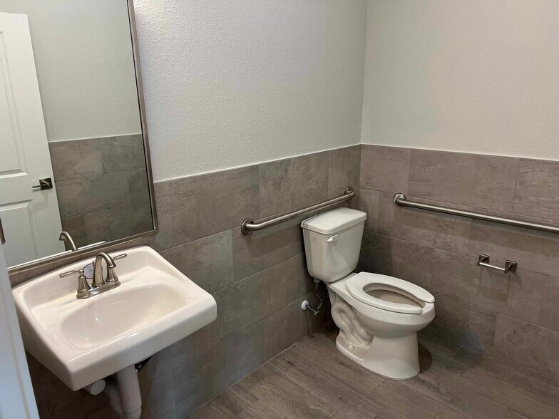 More Photos Of 2951 FM 1460, Georgetown Office For Sale