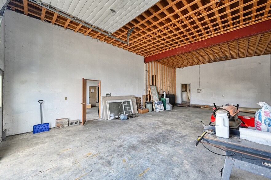 More Photos Of 74 Route 133, Winthrop Flex For Sale