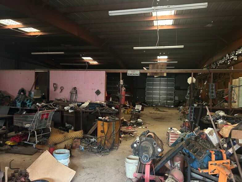 More Photos Of 2477 Saint Stephens Rd, Mobile Auto Repair For Sale