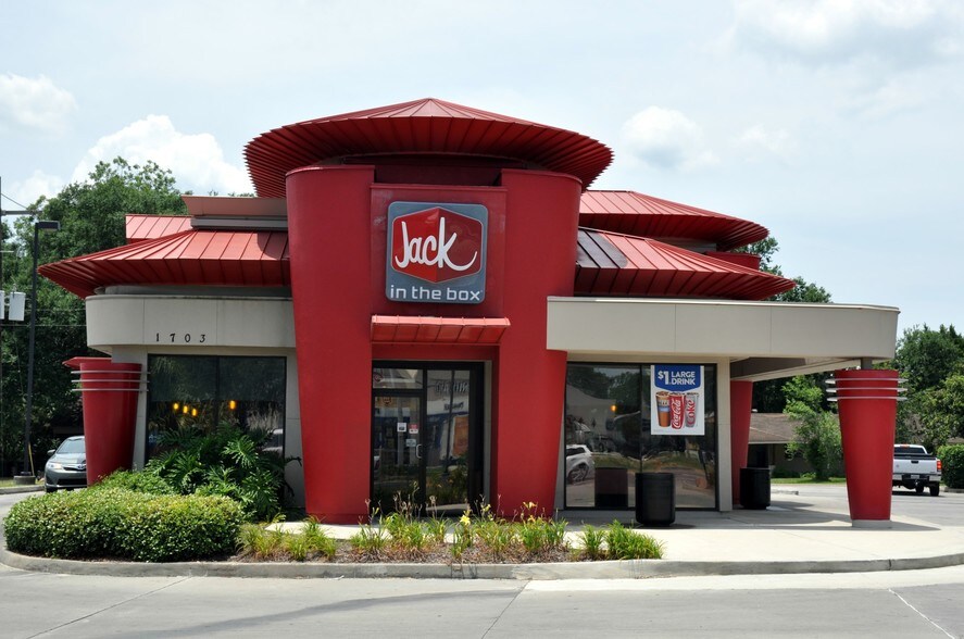 Primary Photo Of 1703 N Airline Hwy, Gonzales Fast Food For Sale