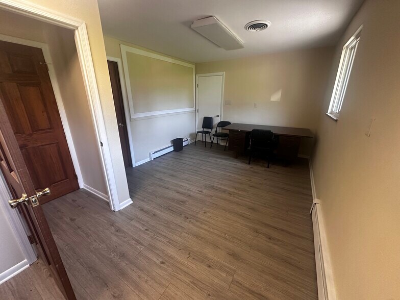 More Photos Of 3138 Mount Morris Rd, Waynesburg Office For Sale