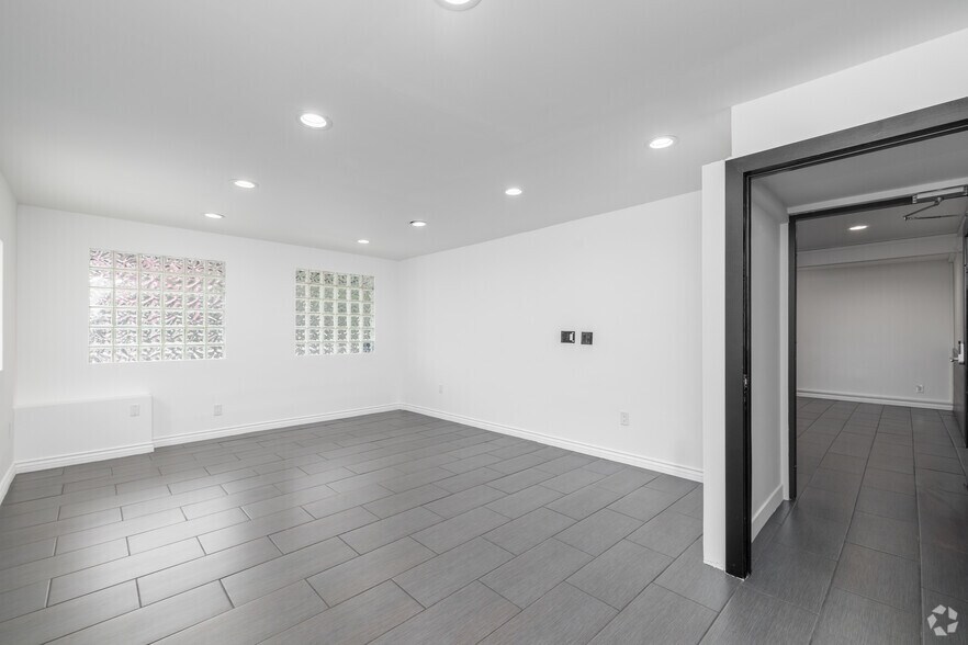 More Photos Of 1952 N Cahuenga Blvd, Los Angeles Movie Radio TVStudio For Lease