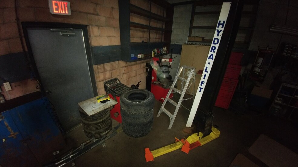 More Photos Of 116 Orenda Rd, Brampton Warehouse For Sale