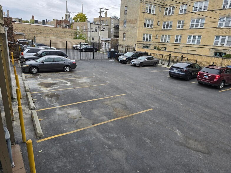 More Photos Of 3034-3040 W Montrose Ave, Chicago Multifamily For Sale