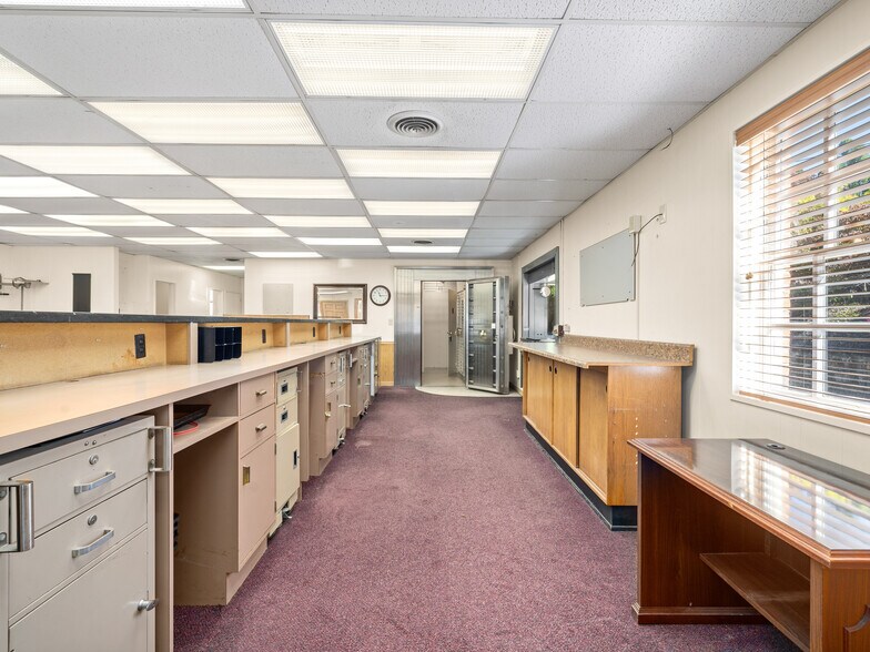 More Photos Of 108 E Main St, Saluda Bank For Sale