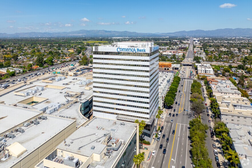 More Photos Of 15303 Ventura Blvd, Sherman Oaks Office For Lease