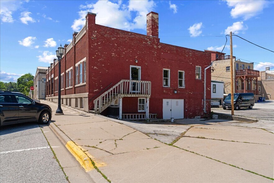 More Photos Of 203 Ellis St, Kewaunee Office For Sale