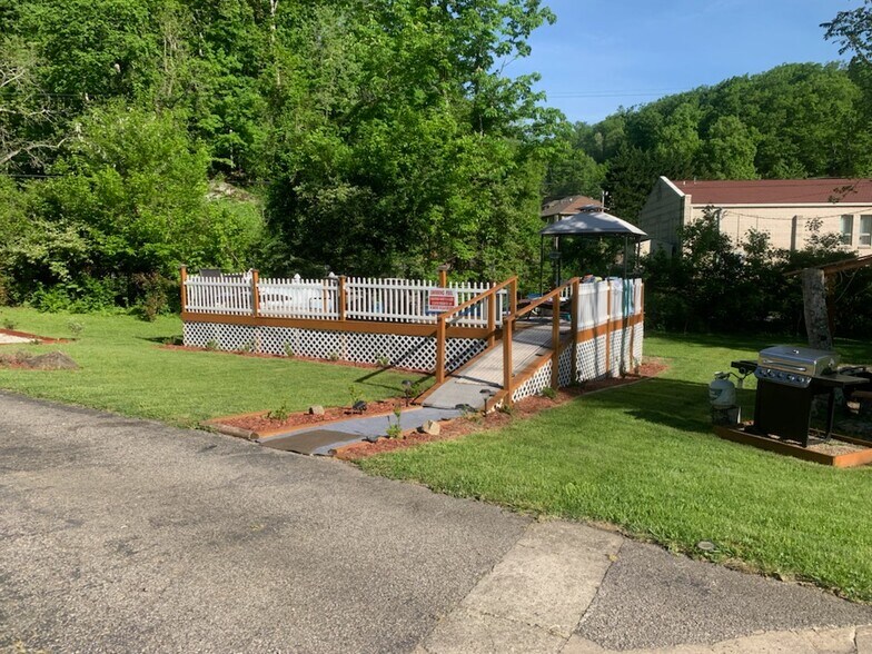 More Photos Of 2507 5th Street Rd, Huntington Specialty For Sale