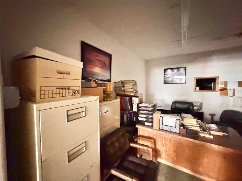 More Photos Of 717 W Lewis St, Pasco Storefront For Sale
