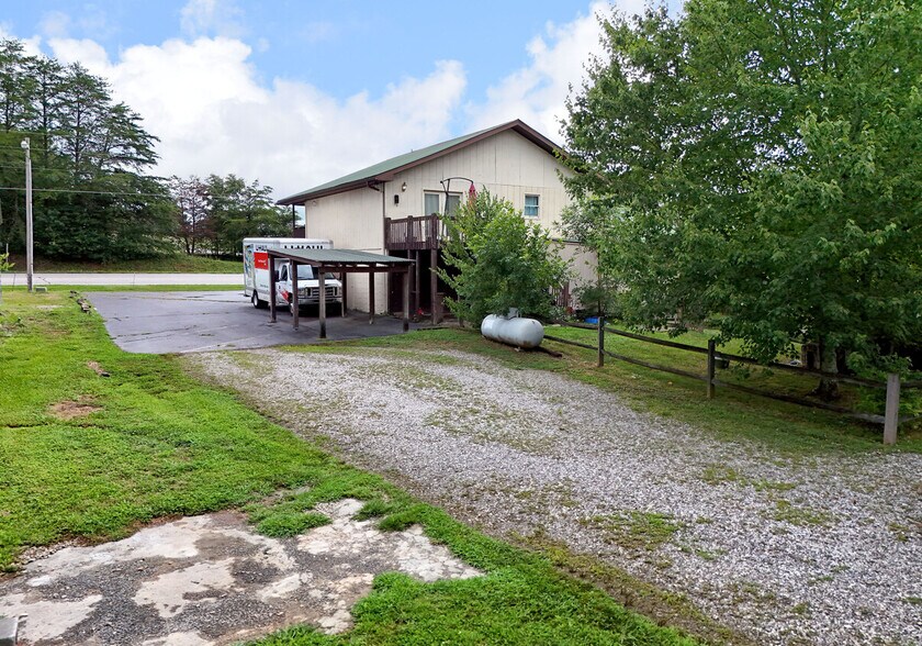 More Photos Of 10 Deer Crossing Trl, Blairsville Office For Lease