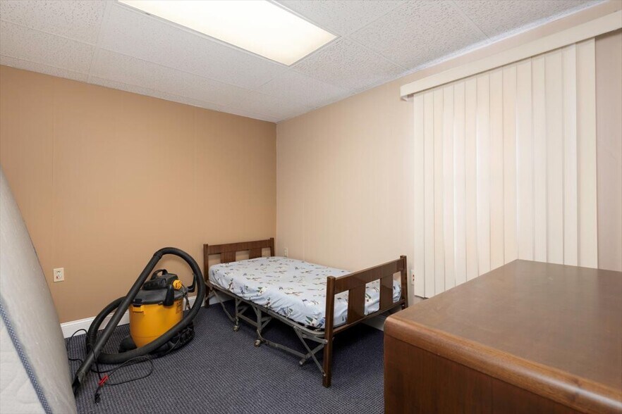 More Photos Of 928 French Rd, Cheektowaga Unknown For Lease