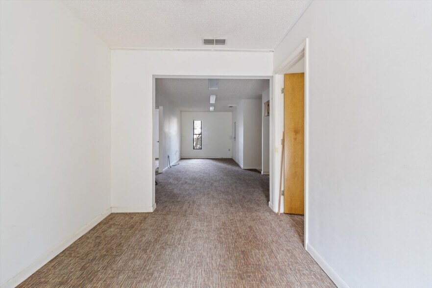 More Photos Of 2303 W Highway 44, Inverness Office For Sale