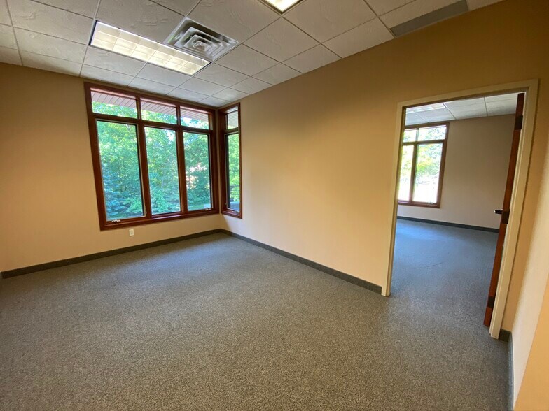 More Photos Of 4640 Nicols Rd, Eagan Medical For Sale