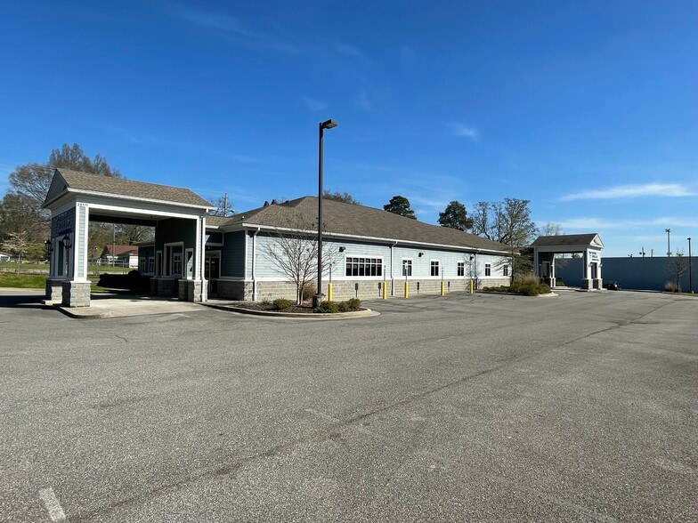 More Photos Of 2017 Quintard Ave, Anniston Medical For Lease