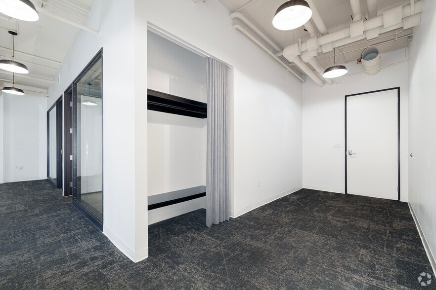 More Photos Of 7236 St Waverly, Montréal Office For Lease