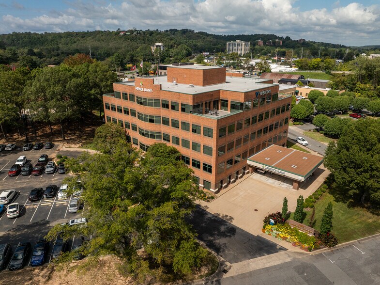 More Photos Of 2800 Cantrell Rd, Little Rock Office For Lease