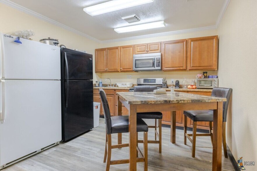 More Photos Of 1902 W Euclid Ave, El Centro Warehouse For Sale